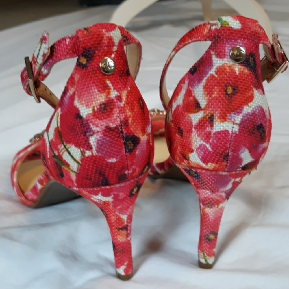 Jewel Gem 9.5 . Heels Claiborne View 4